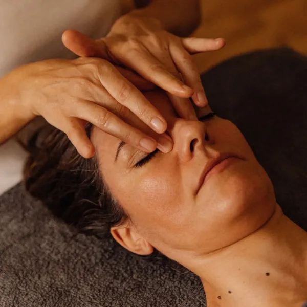 MASSAGGIO VISO RAMAYOGA